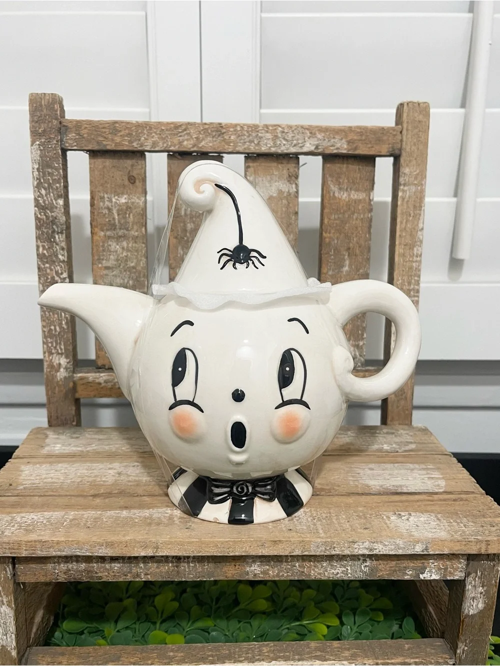 New Johanna Parker Ghost Teapot with Spider - Black and White